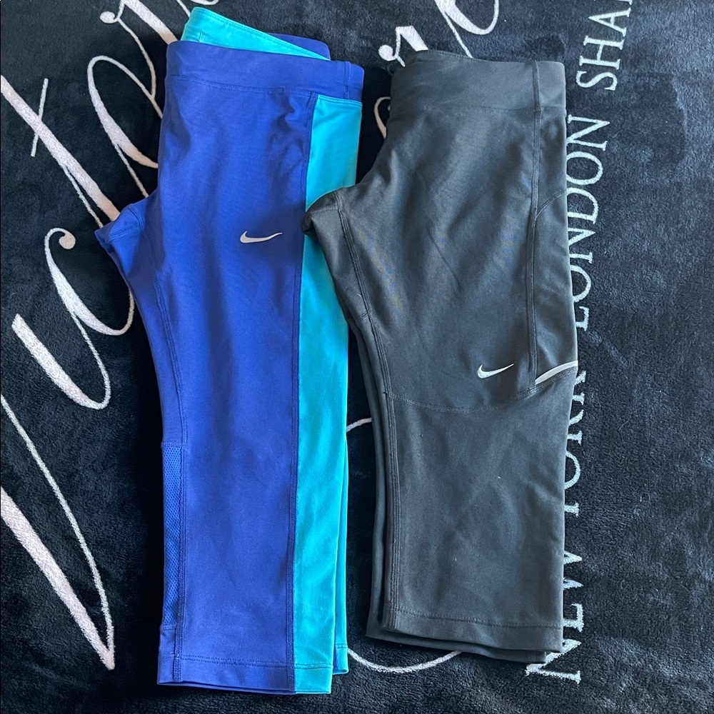 LOT 2- Nike Capri Leggings